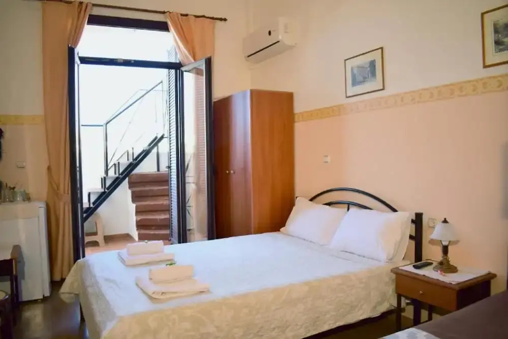 Classic Triple room with balcony