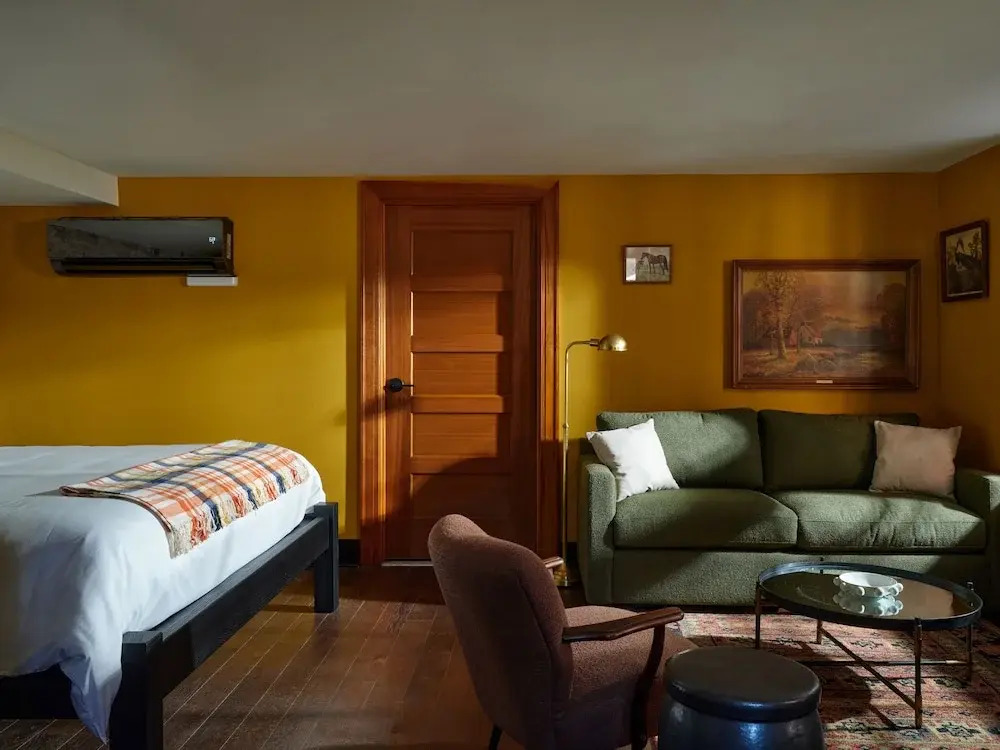 The Abner Hotel by null