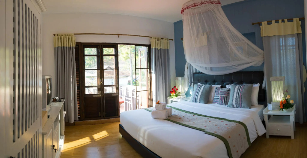 Premier room
