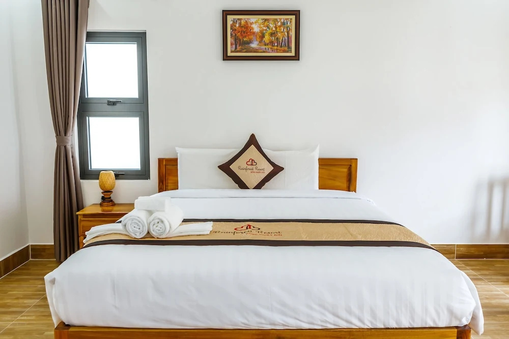 Deluxe Double room with garden view (full double bed)