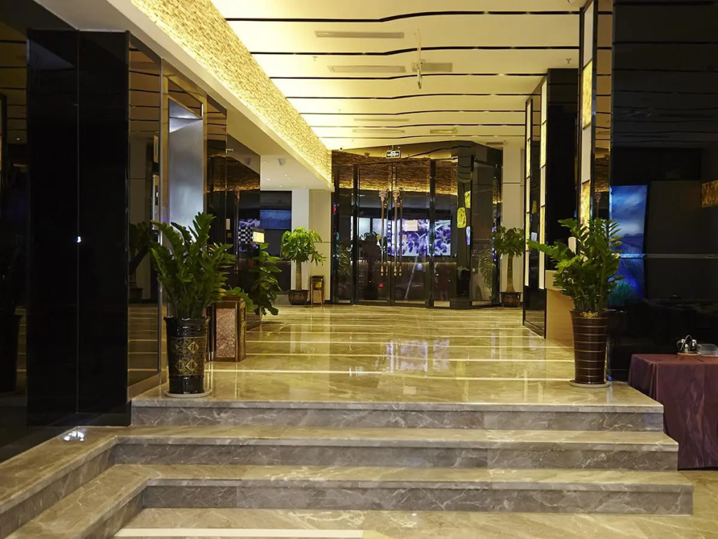 Lobby & Reception