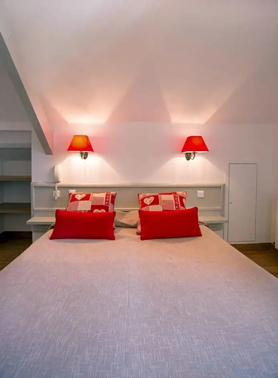 Standard Double room with balcony (full double bed)