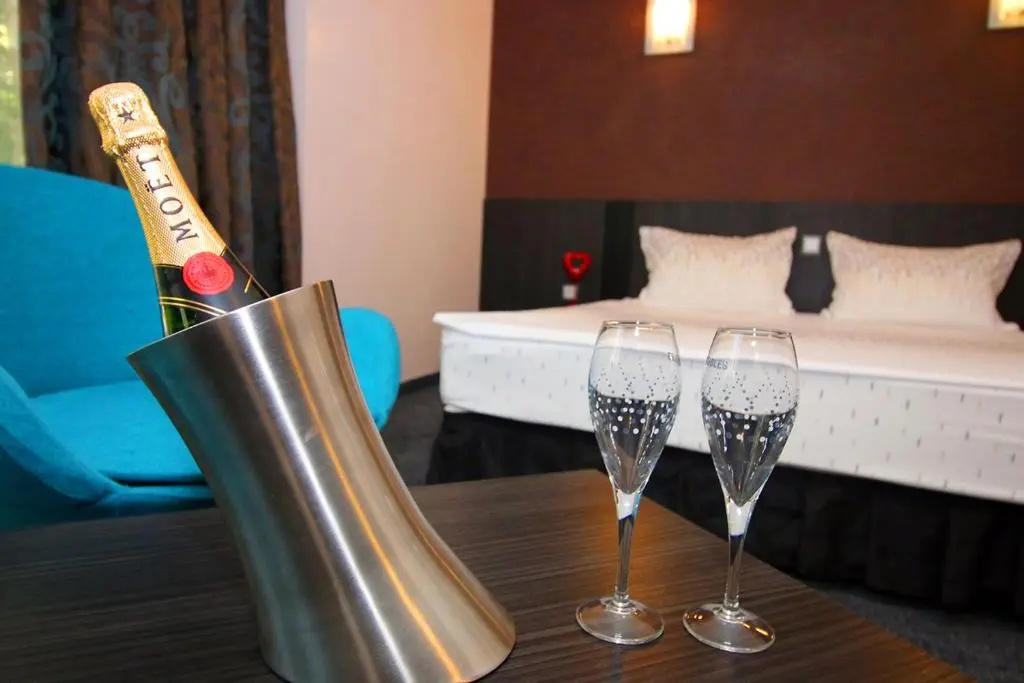 Deluxe Double room (full double bed)