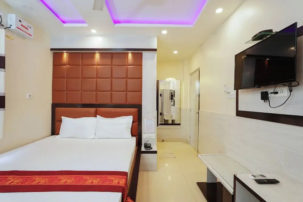 Deluxe Double room (full double bed)