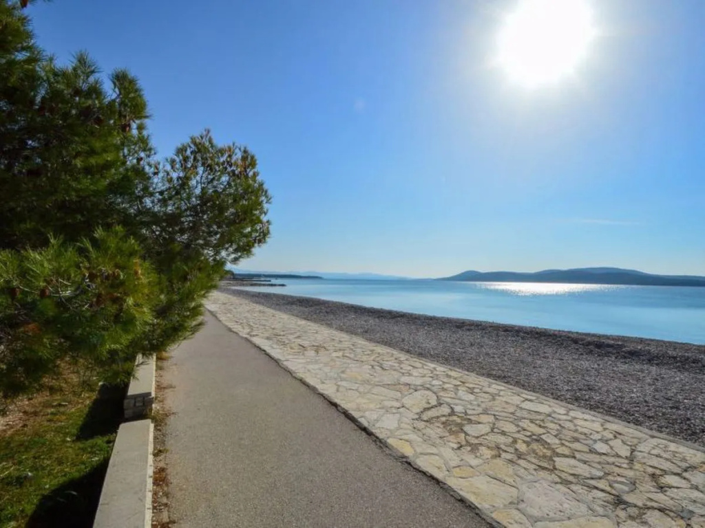 Beach & Waterfront
