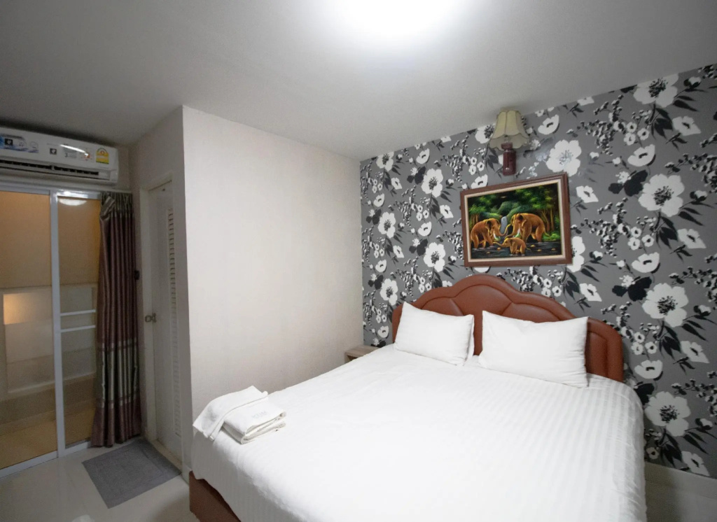 Standard Double room (full double bed)