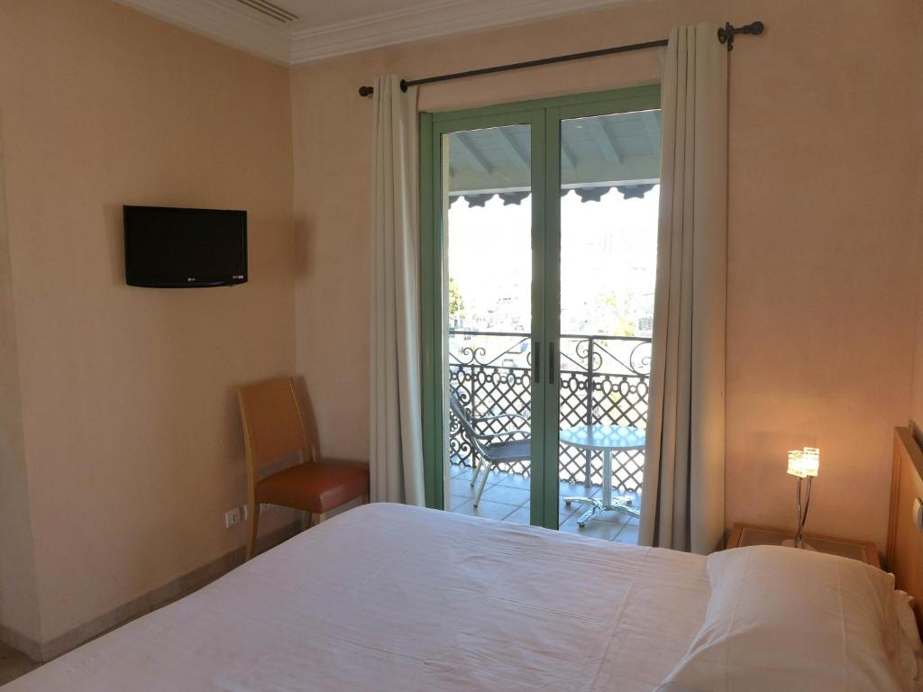 1 Bedroom Apartment with sea view