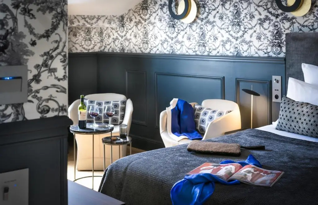 Hotel Cambon 44