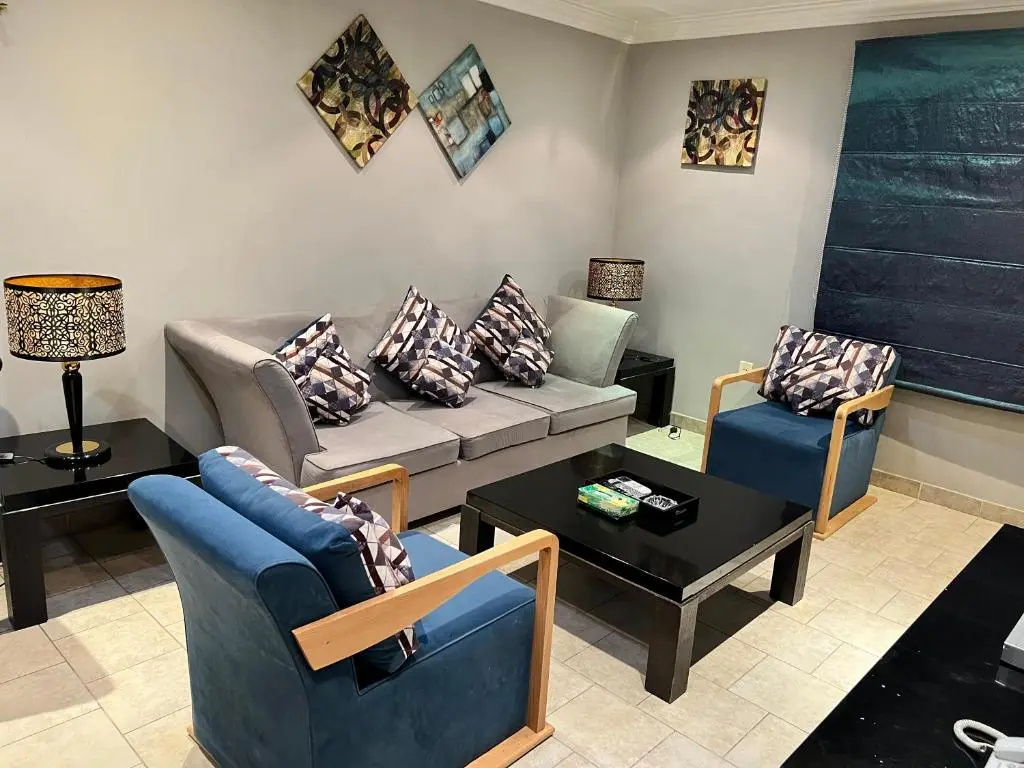 2 Bedrooms Apartment