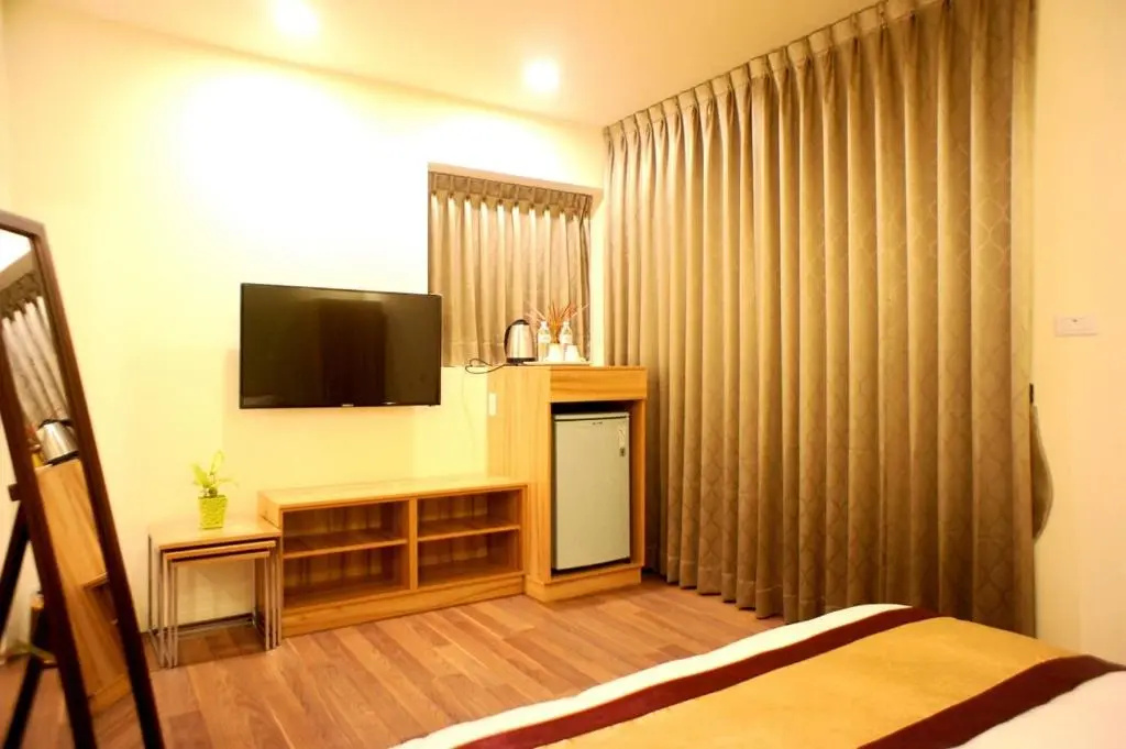 Deluxe Double room (full double bed)