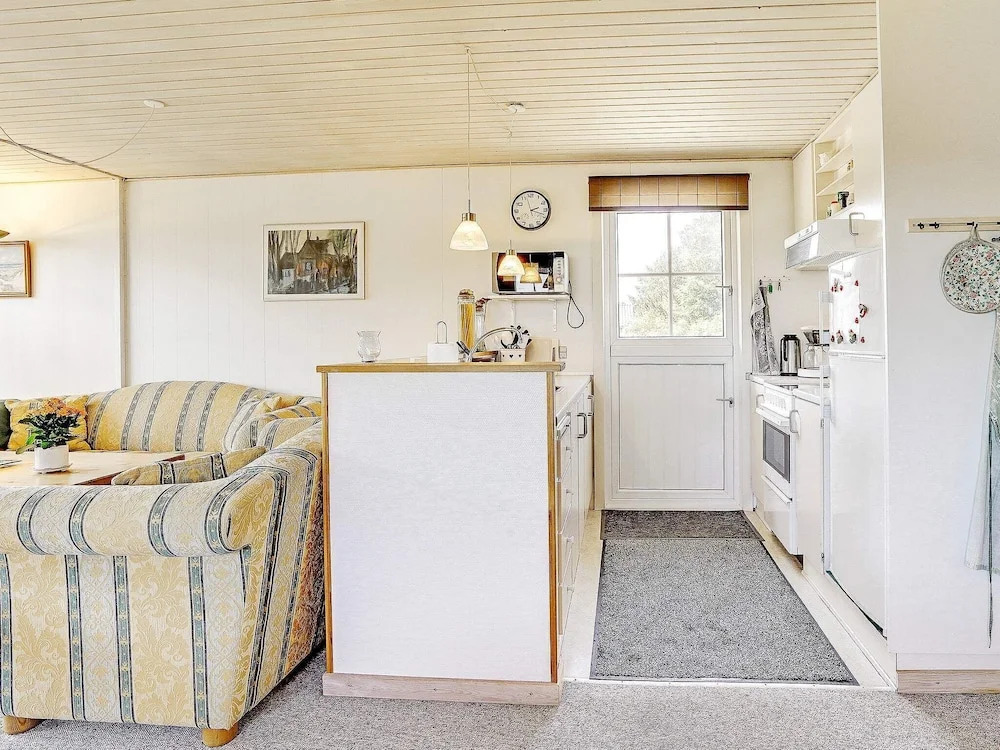 Alluring Holiday Home in Hvide Sande With Terrace - фото 2