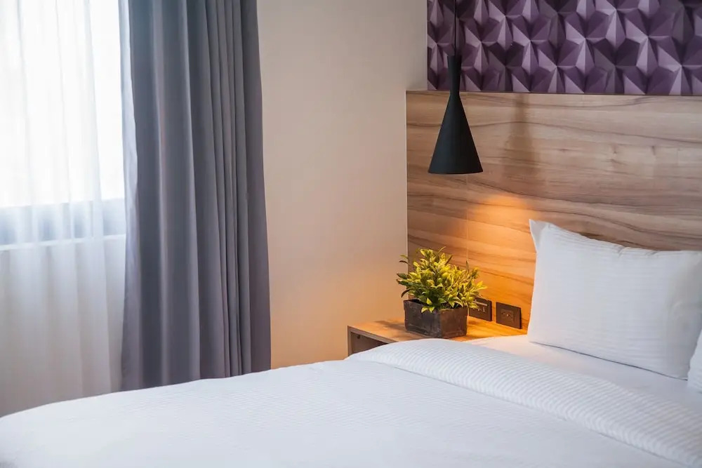 Двухместный номер Standard с видом на город двуспальная кровать в Rainbow Hotel