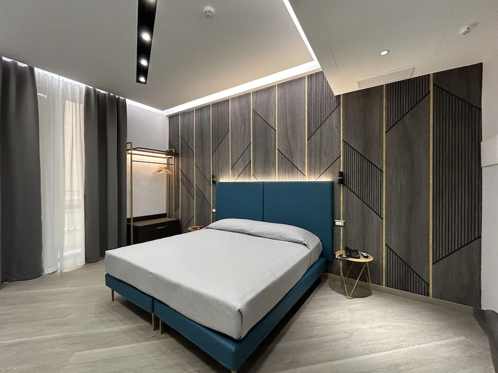 Deluxe Double room (full double bed)