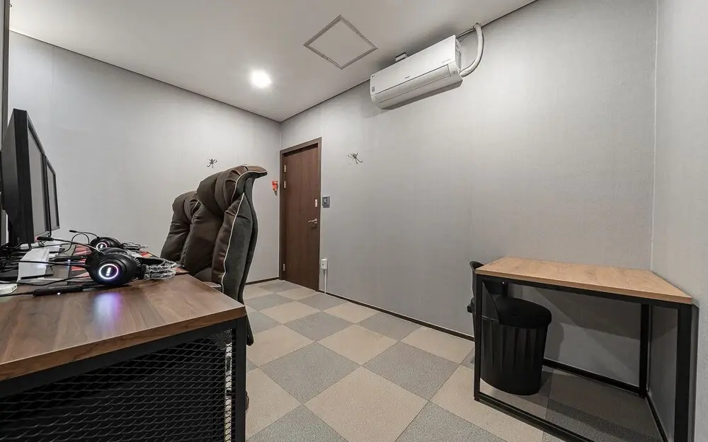 Lobby & Reception