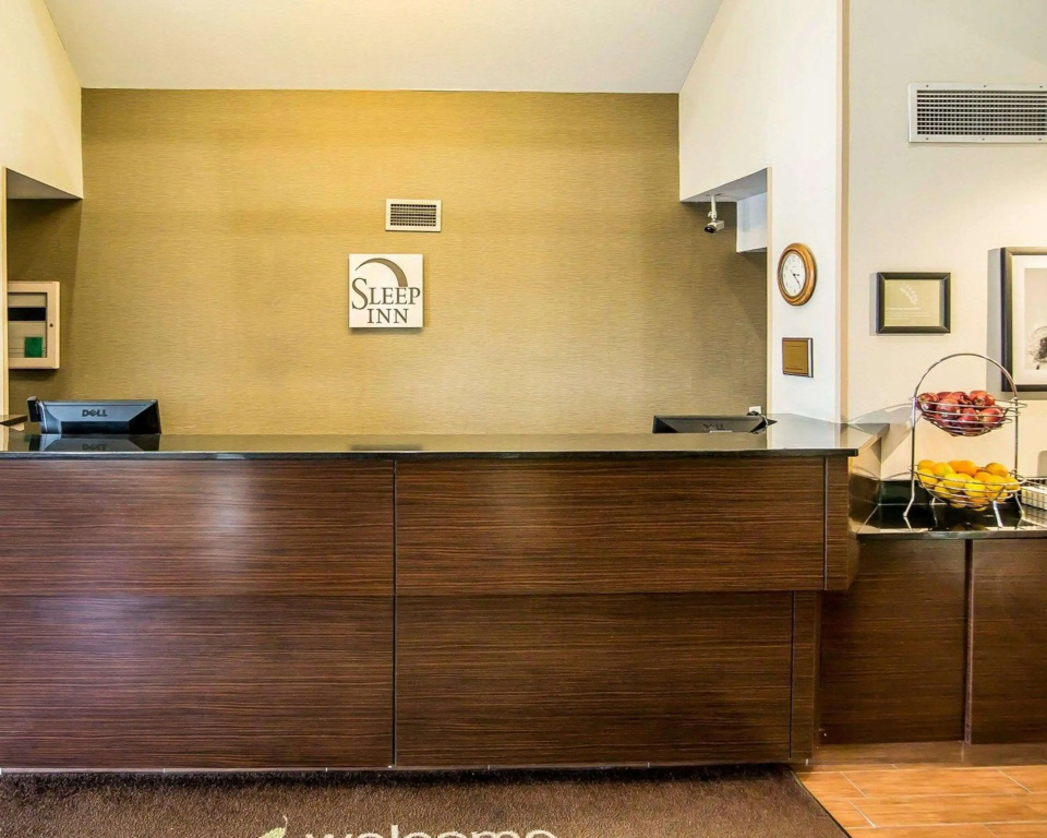 Lobby & Reception