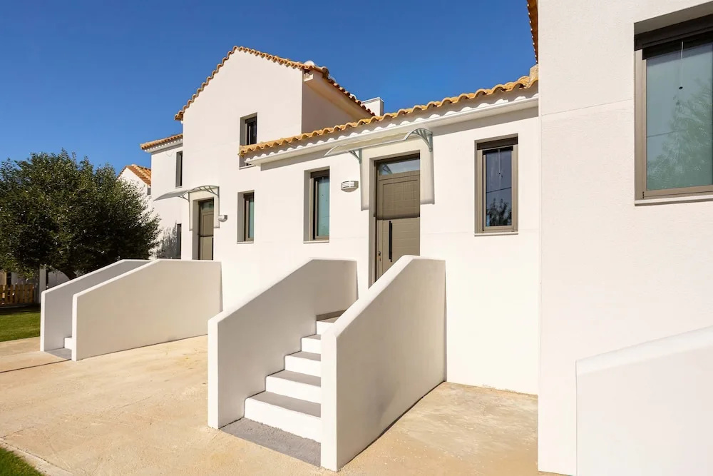 Eneos Boutique Residence - Koroni Garden Jewel