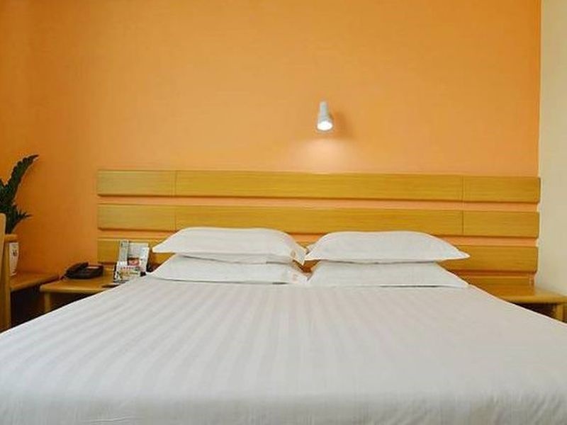 Chenzhou Sanyuan Hotel Tianlong Bus Station Branch