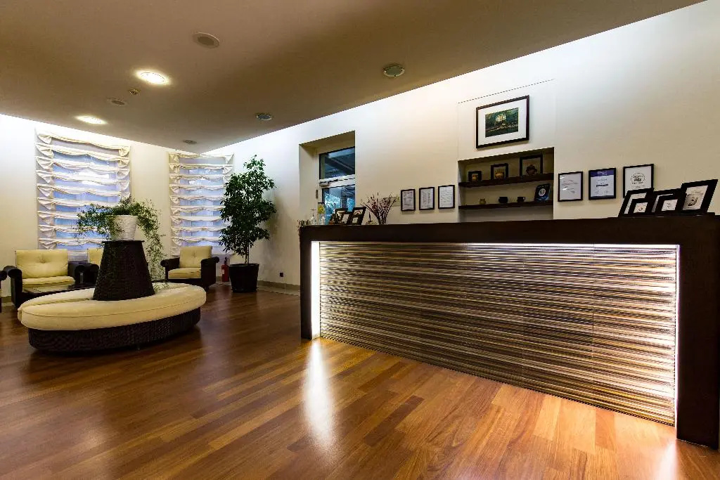 Lobby & Reception