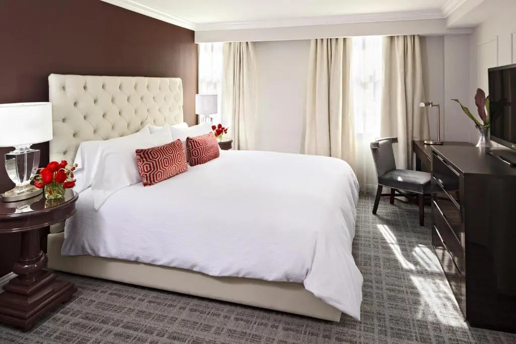 Double room (full double bed)