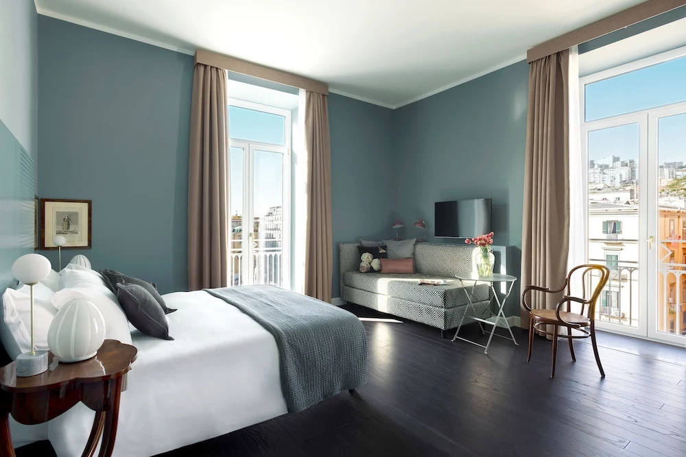 Deluxe Triple room with balcony and with city view