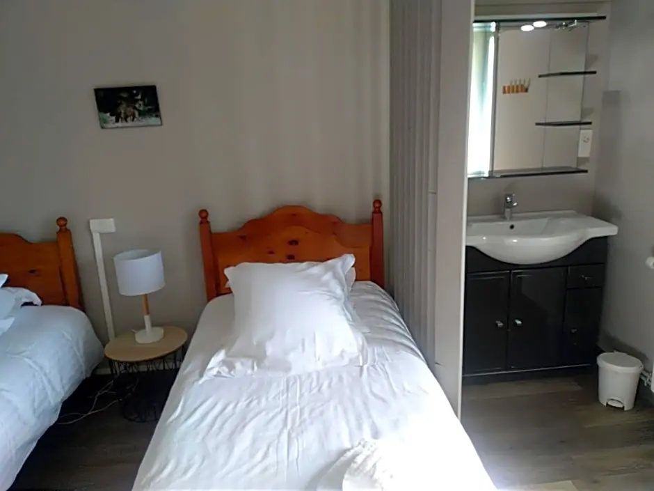 Voir la photo 2 — Logis Le Relais de Thézillieu