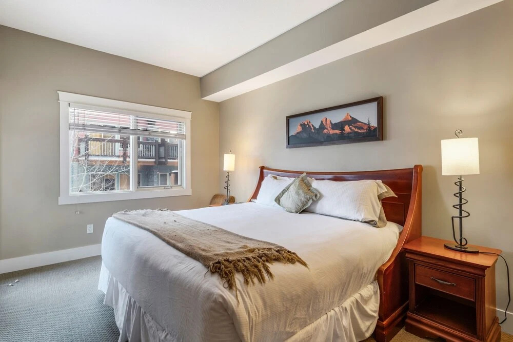 Exquisite 2BR/2BTH Luxury Condo with Mountain View - фото 2