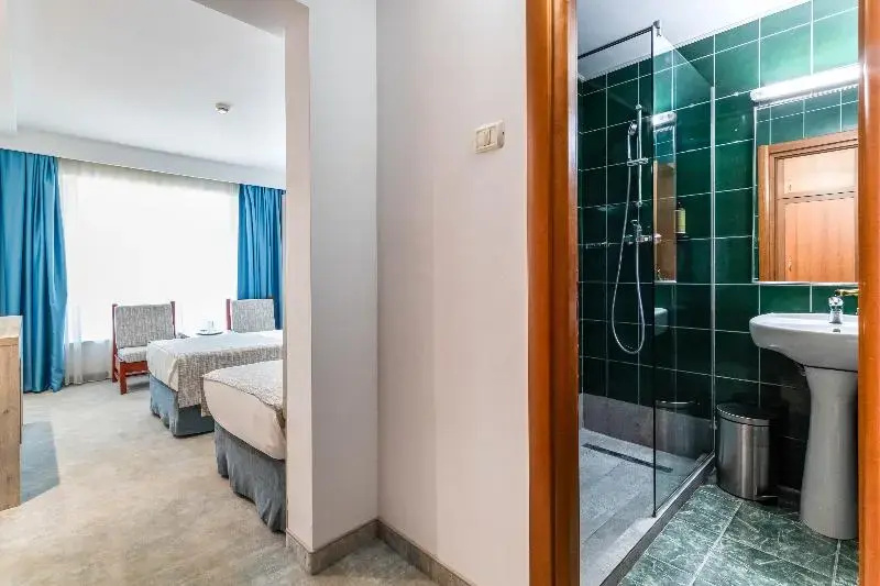 Superior Double room with balcony (full double bed)