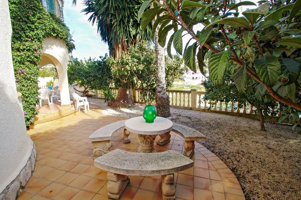 May - pretty holiday property with private pool in Benissa