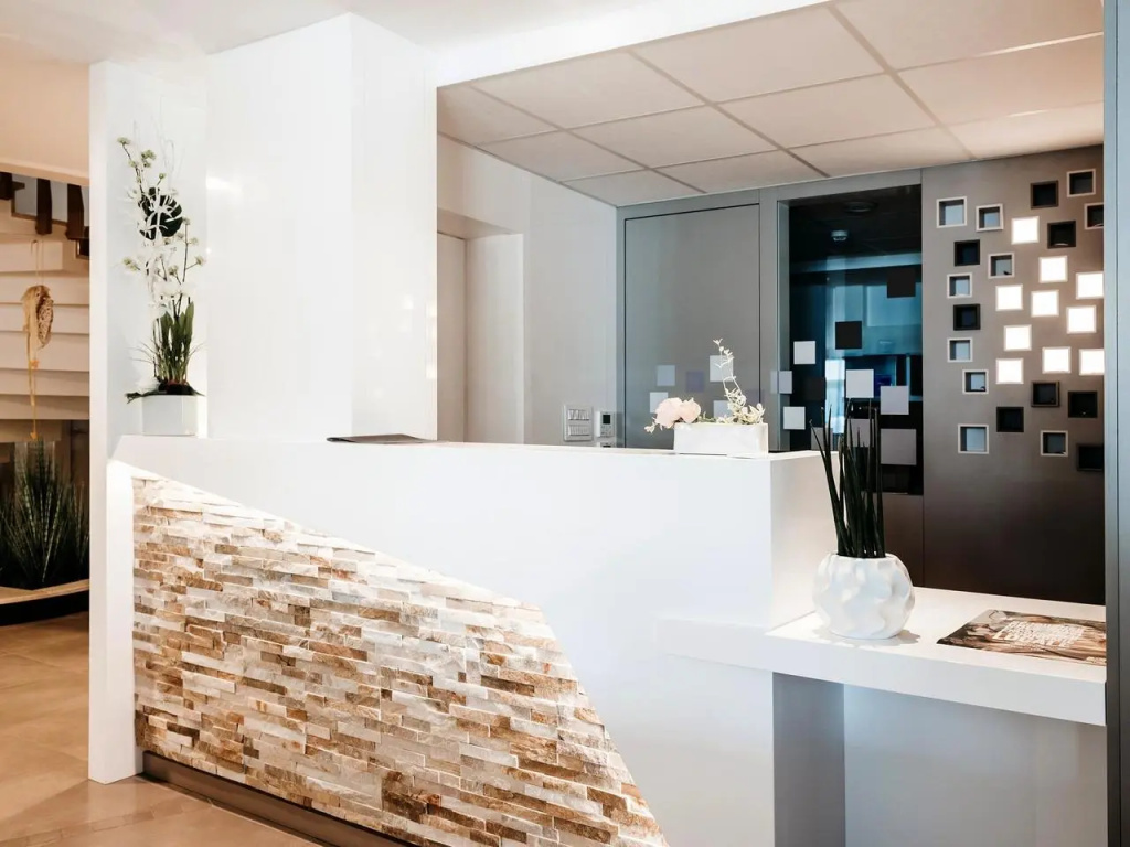Lobby & Reception