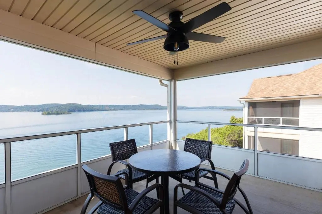 1 Bedroom Deluxe Villa with lake view
