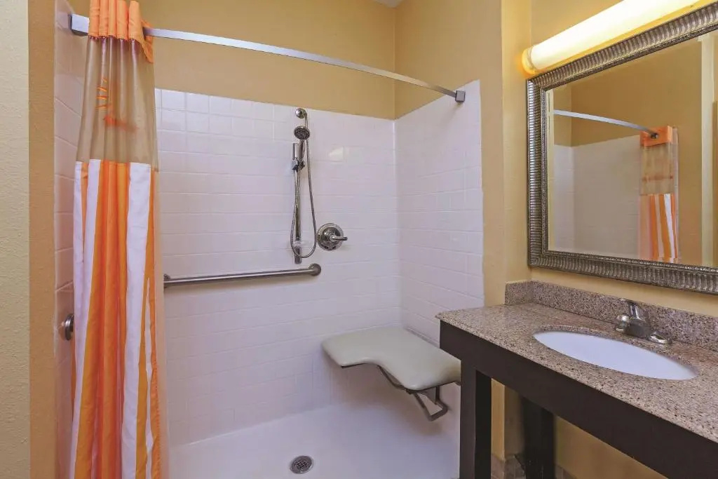La Quinta Inn & Suites by Wyndham Angleton - Chambres