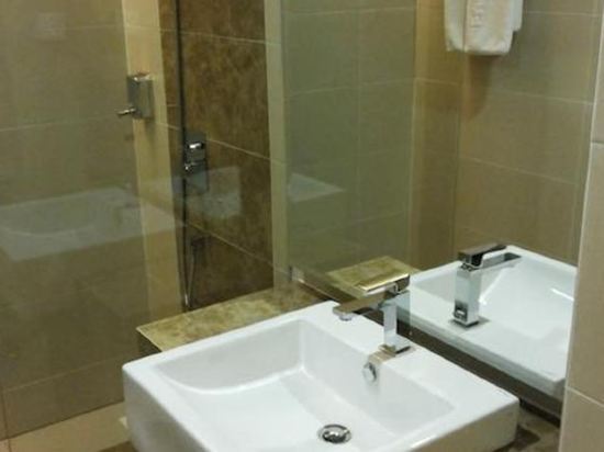 Eminent Hotel