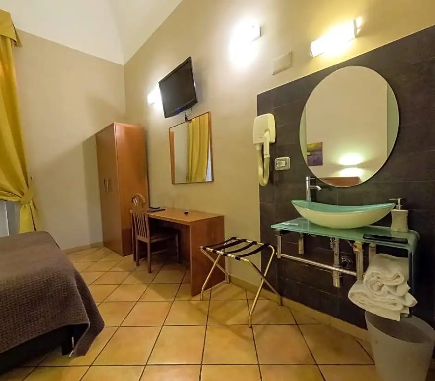 Standard Double room (full double bed)