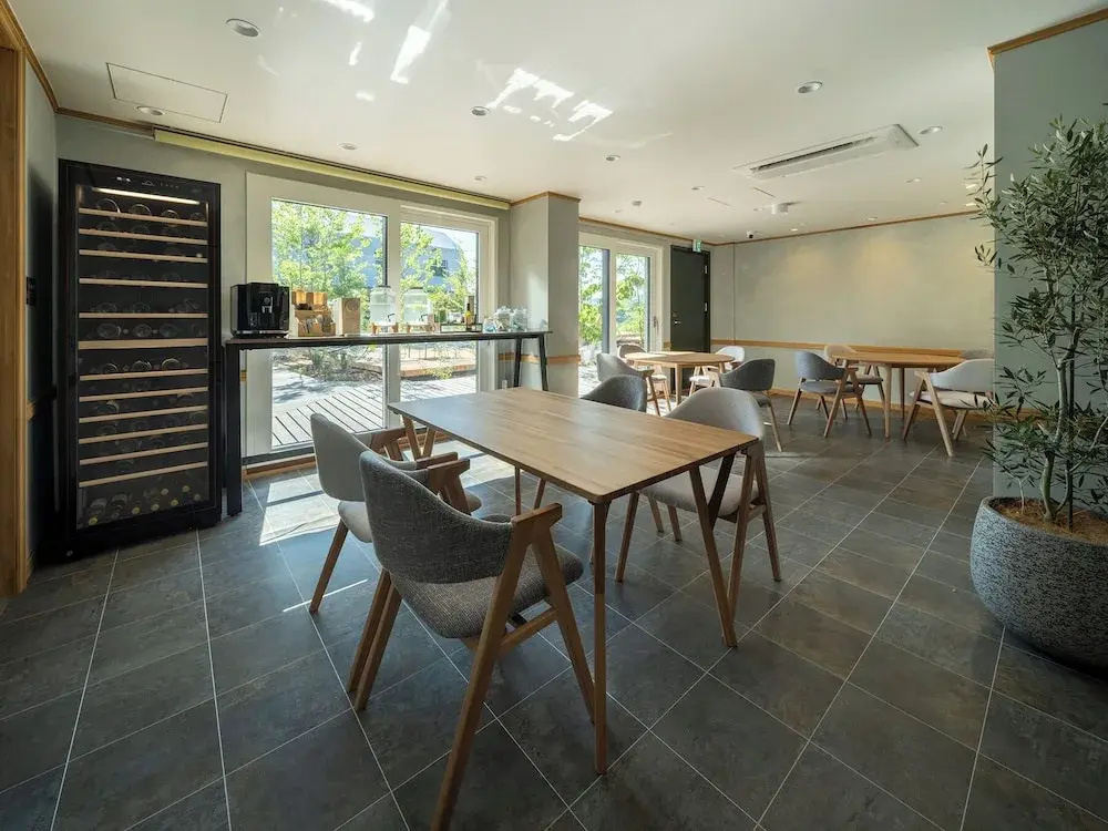 Nishi-Karuizawa Hotel atelier bla by LONGINGHOUSE