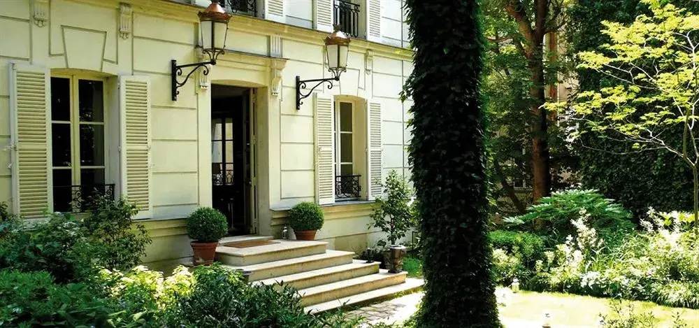 La Marquise de Montmartre 1
