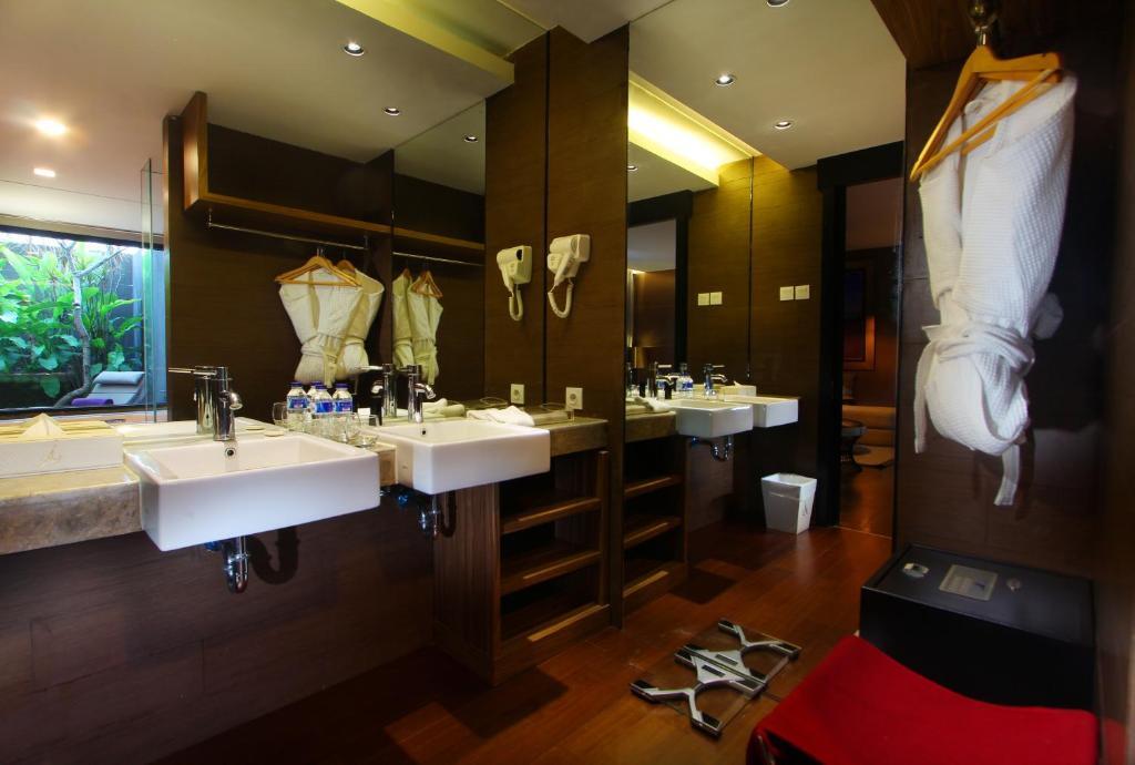 Amaroossa Suite