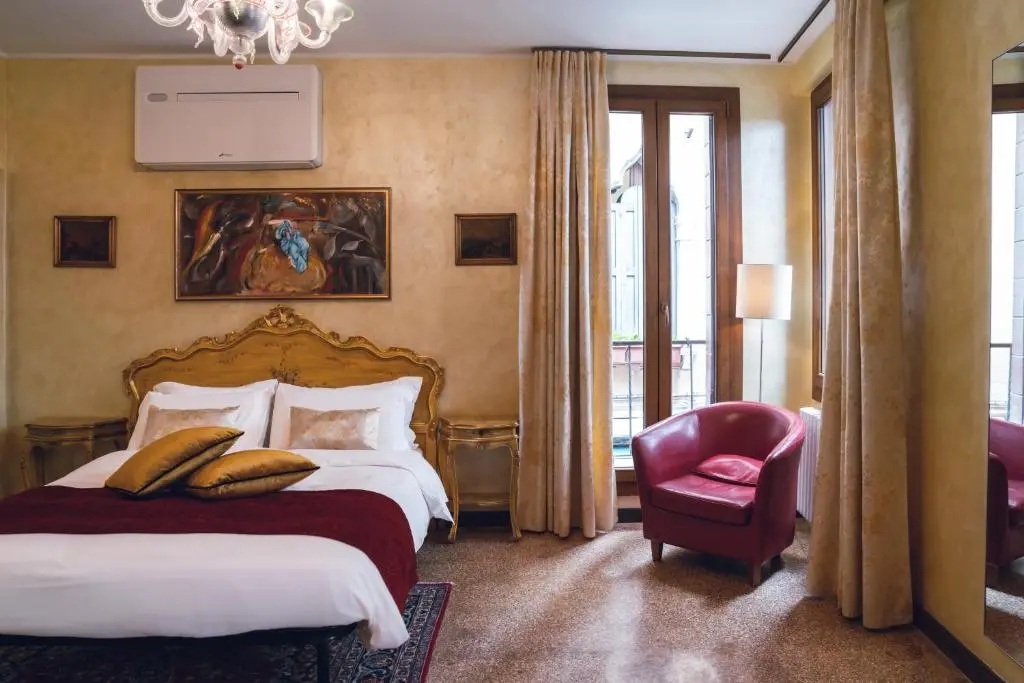 Corner Suite