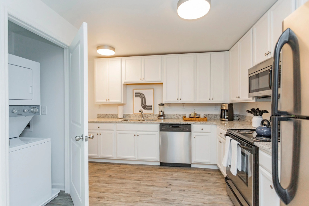 Modern 1BD Near Music Row and Downtown