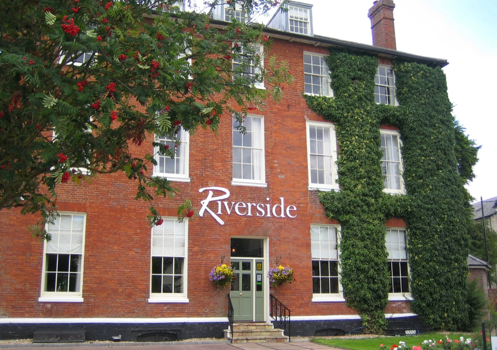 The Riverside House Hotel