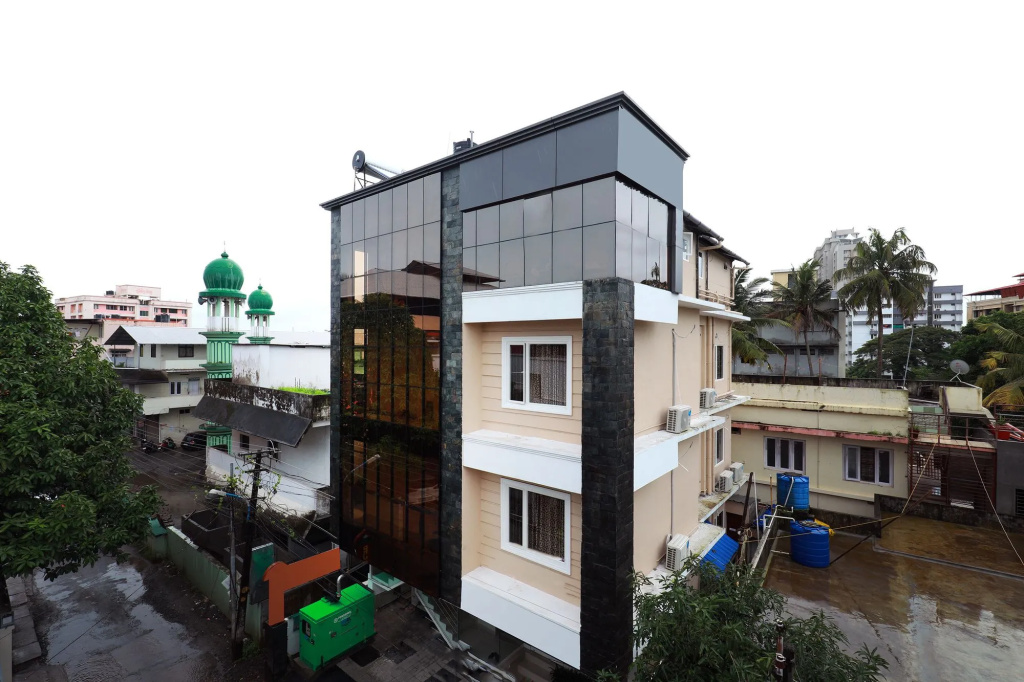 OYO 6728 Almas Residency
