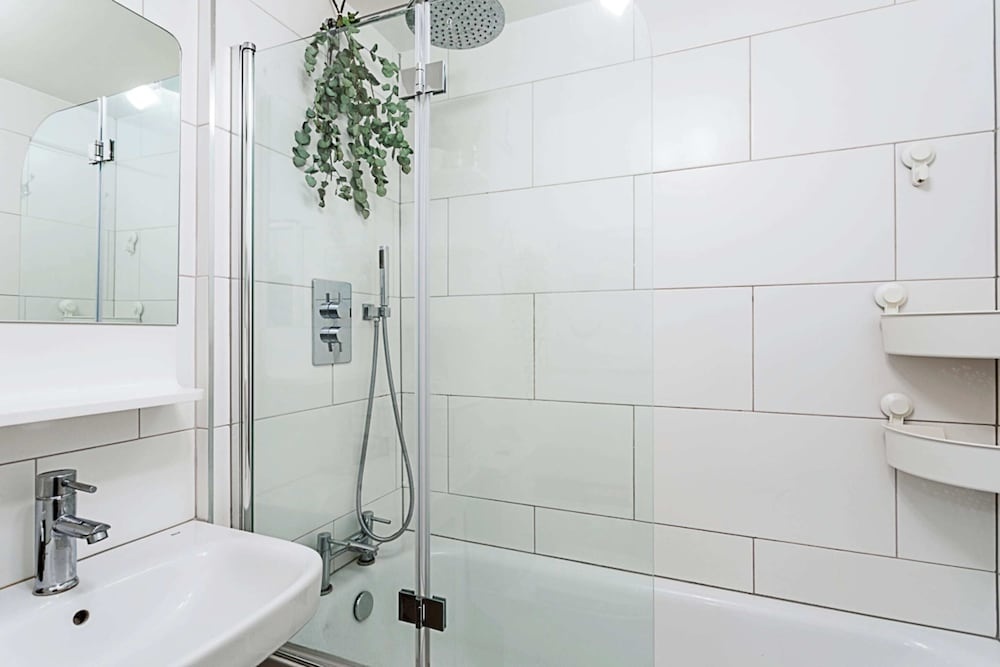 London Docklands Retreat