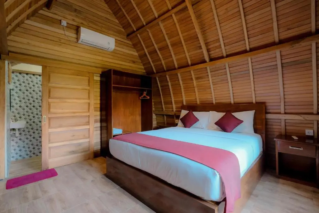 Deluxe Double room (full double bed)