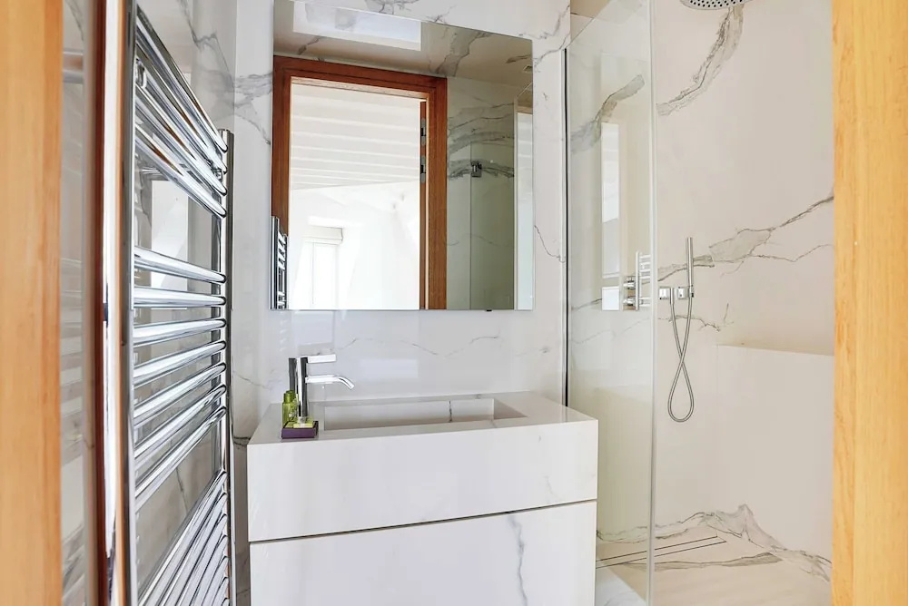 Afficher la photo 8 — Designer Loft - 2bd/6p- Arc de Trimphe
