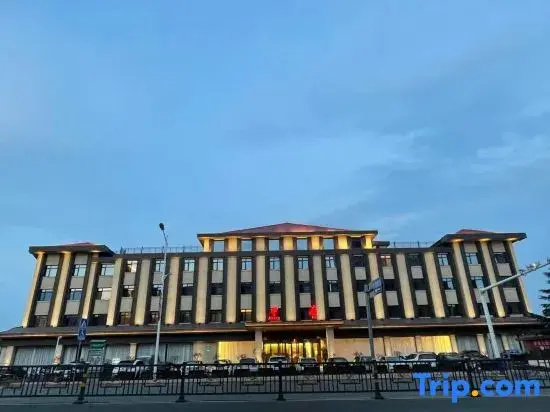 Zhonglu Hotel (Lushan Bailu Avenue)