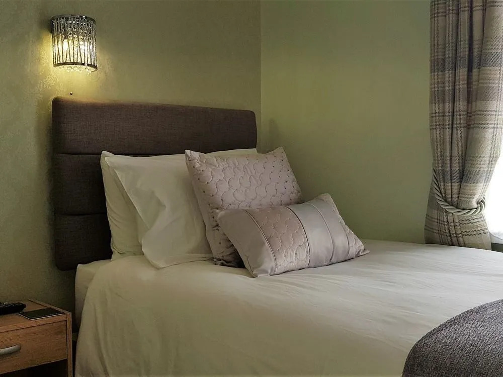 Courtneys Of Gynn Square - фото 7