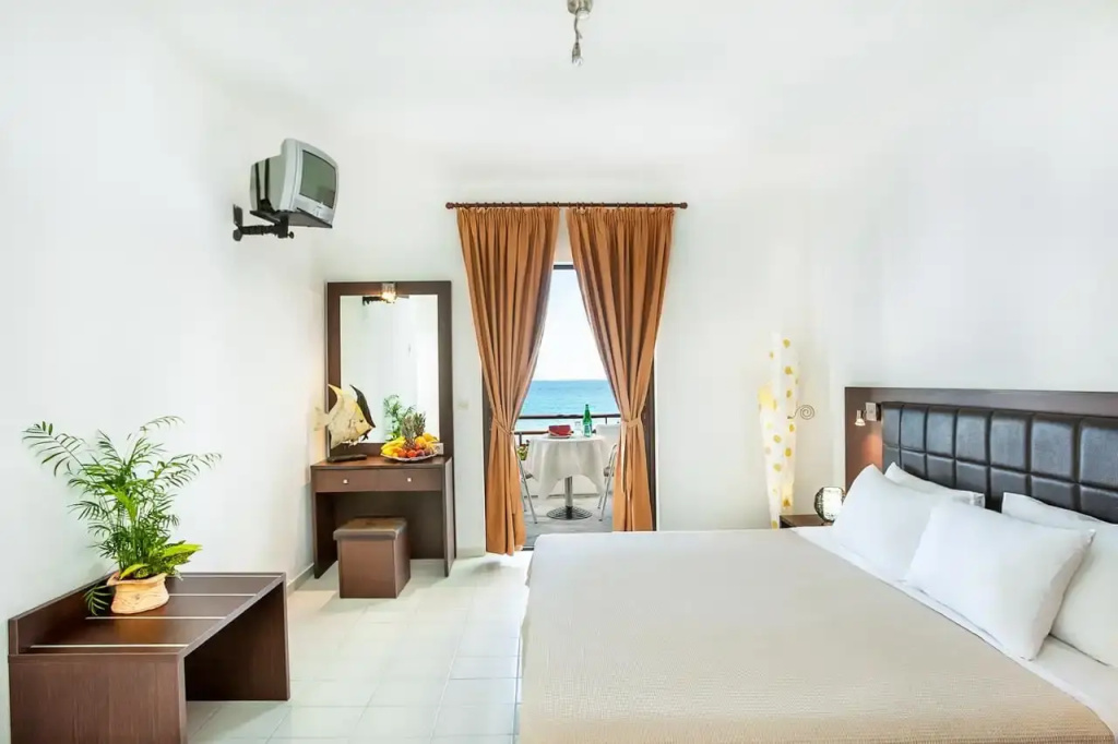 Standard Double room with sea view (full double bed)