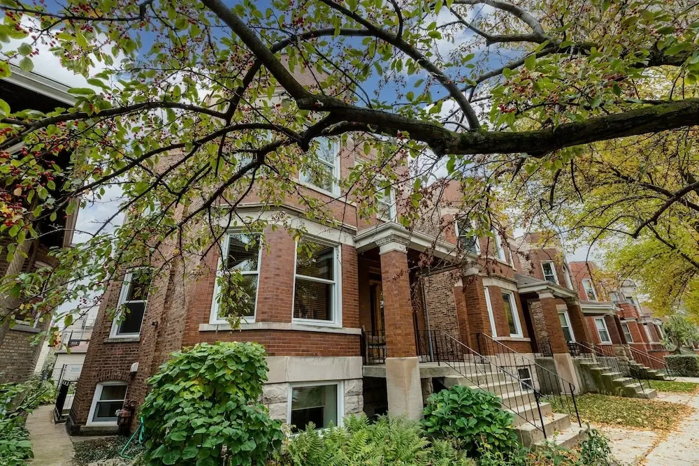 Spacious & Clean Ukrainian Village 2 Bedroom! by AllSet Turnover