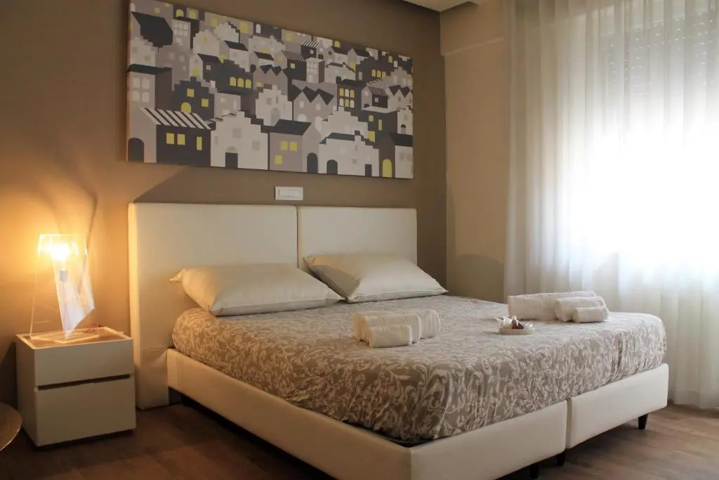 Standard Double room with balcony (full double bed)