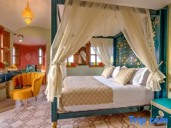 Junior Suite with pool view