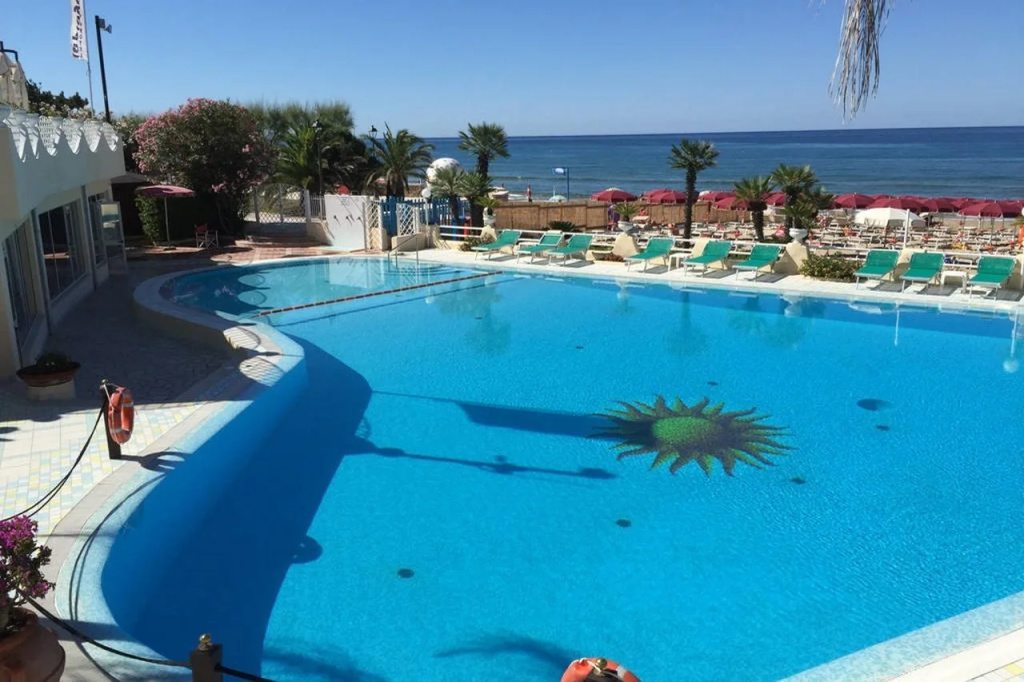 Grand Hotel La Playa - 2